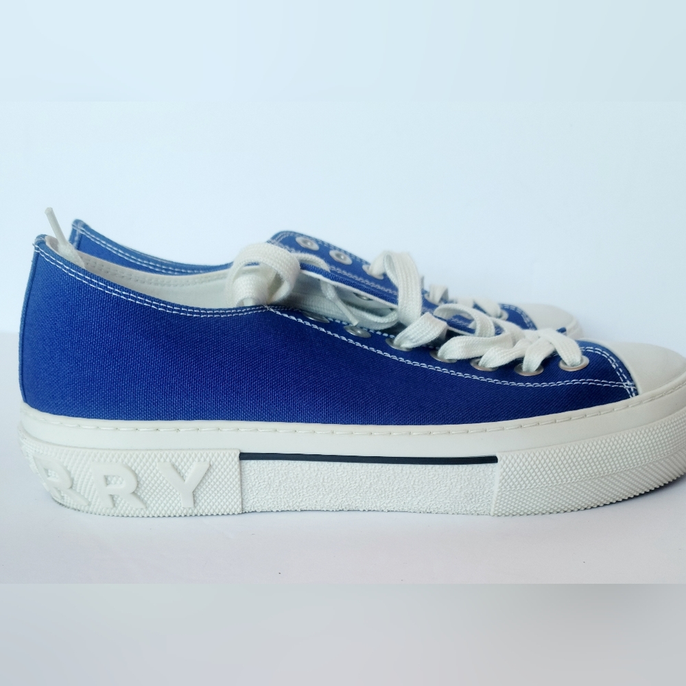 Burberry Mens low top canvas shoes
